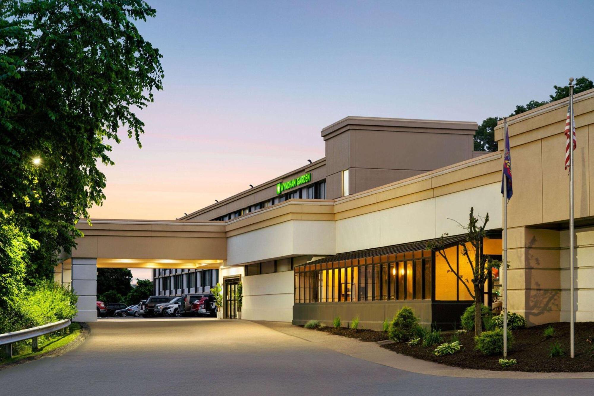 Wyndham Garden Inn Pittsburgh Airport Robinson Township Exteriör bild